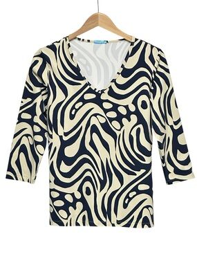 J. McLaughlin Catalina Cloth V-neck 3/4-sleeve top abstract print‎ Size Large